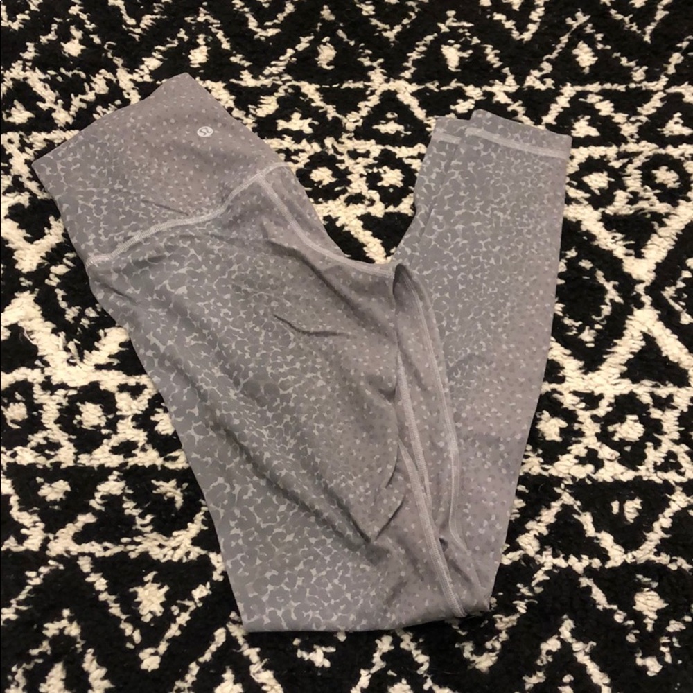 lululemon align camo leggings size 4 . 28”